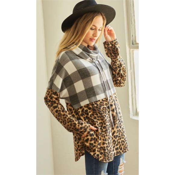 🆕Plaid and leopard print pullover - Picture 5 of 8